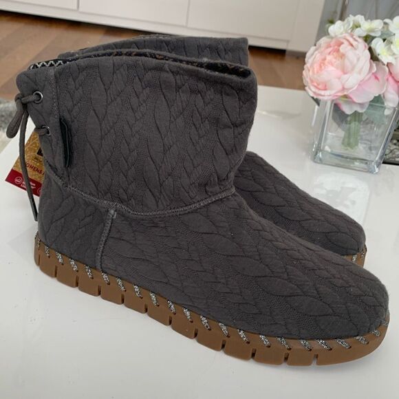 NWT Muk Luks Women’s Footwear Faux Fur Insole Sturdy/Slip Resistant Size 11 - Picture 1 of 11